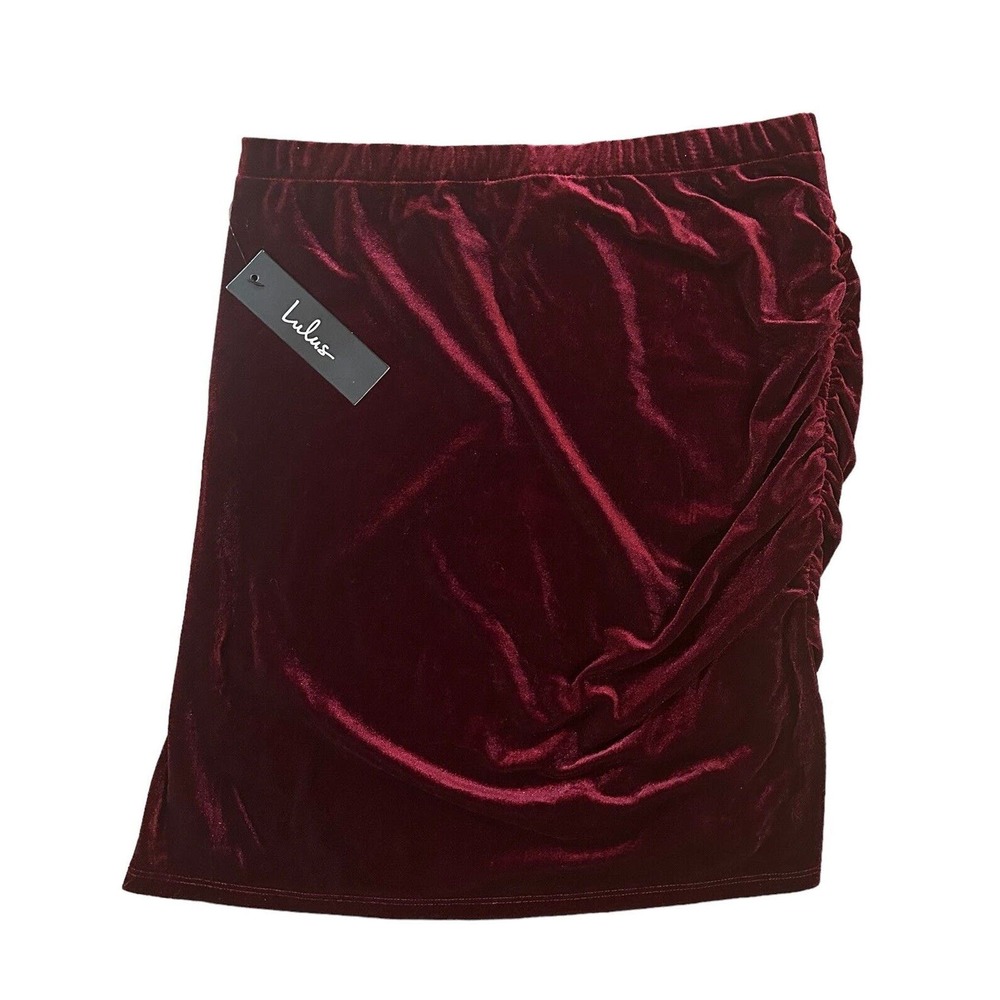 NWT Lulu’s Celebrate The Feeling Velvet Mini Skirt Burgundy Maroon Size Large - Picture 4 of 12